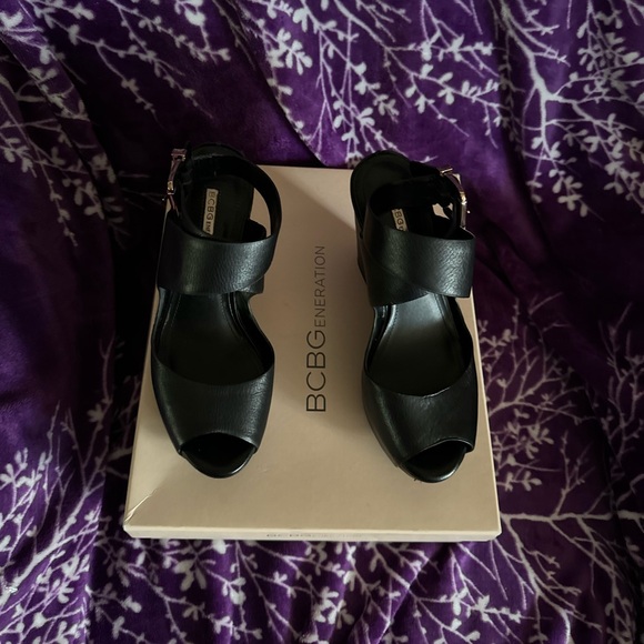 BCBGMaxAzria Shoes - Bcbgmaxazria black platform shoes